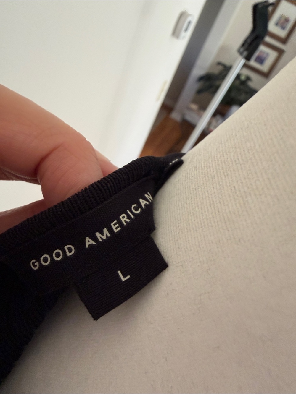 Good American Black Top with Branded Neck Tag - Picture 2 of 6